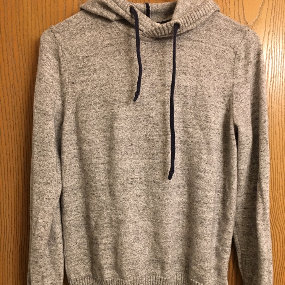 Men’s Gap hoodie